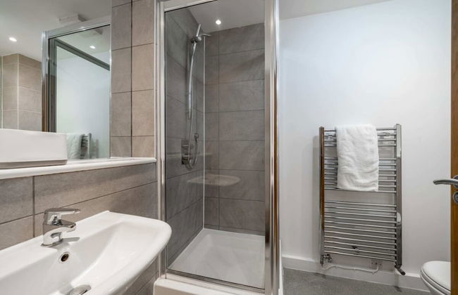 Stunning 3BD Flat, Parking, Sleeps Six, Near Park - Foto 13