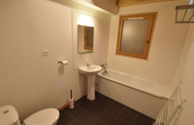 Splendid Chalet in Chamrousse With TV - Photo 21