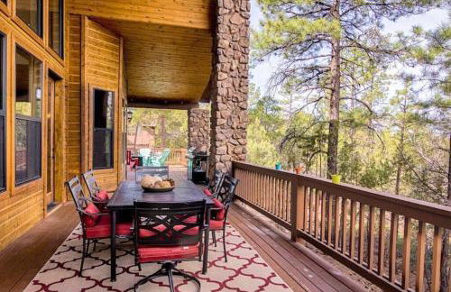 Torreon Family Cabin, Large Decks & Open Floorplan - Photo 6