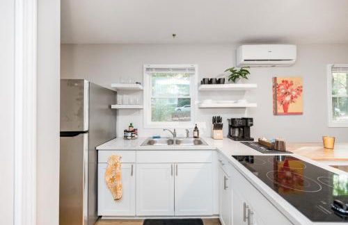 Hot Tub Fire Pit 4BR Oasis - Foto 8