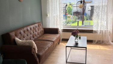 Ferienhaus nähe Stadtpark, renoviert, Businesswohnung, Monteurwohnung, Geschäftsreisendewohnung, Garten, Balkon,Parkplatz - Foto 2