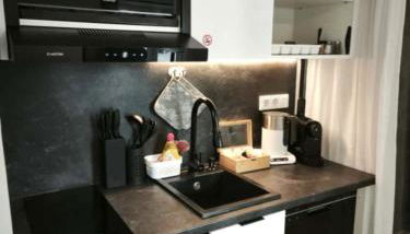 Danube Rooms - Self Checkin - Küche - Smart TV - Foto 5, stove