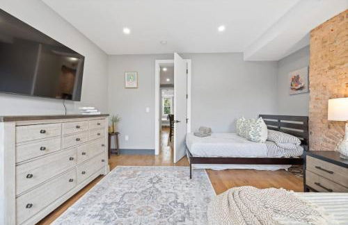 Luxury and Chic 2BR 2BA Apt only 15 Mins to NYC & Hoboken - Foto 18