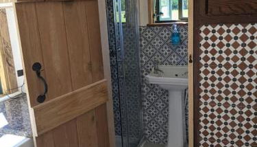 Kenny’s Hut - Foto 4