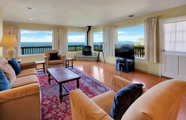 Stunning Coastal Cottage w/ Views of Monterey Bay! - Foto 13
