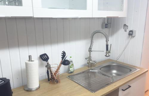 Souterrain Apartment mit eigenem Eingang und Terasse - Foto 23