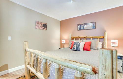 Private Hot Tub and Deck Gaylord Family Home! - Foto 12