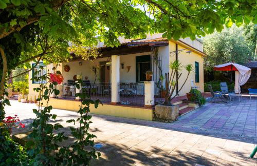 Sicily Authentic Cottage, Outdoor Hot Tub & Century-Old Olive Park, Donna Caterina House - Foto 25