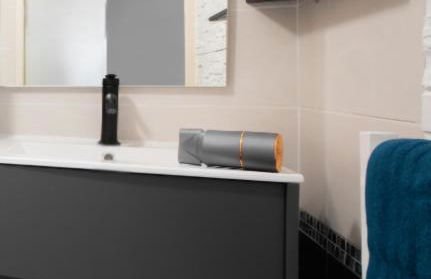 T2 Havre de paix avec Bureau & Wifi - Parking privé - Piscine & Salle sport communs - Foto 16