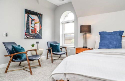 Lumber Barons Detroit Brush Park Penthouse 3BR 2 Kings 1 Queen 2 Baths 1 Car Garage - Photo 24