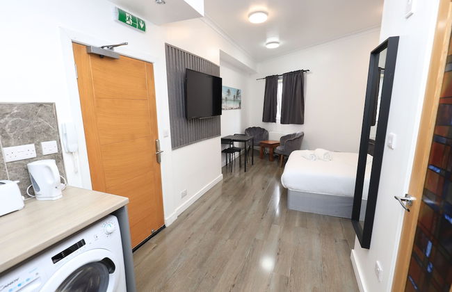 VR Apartments - Photo 31