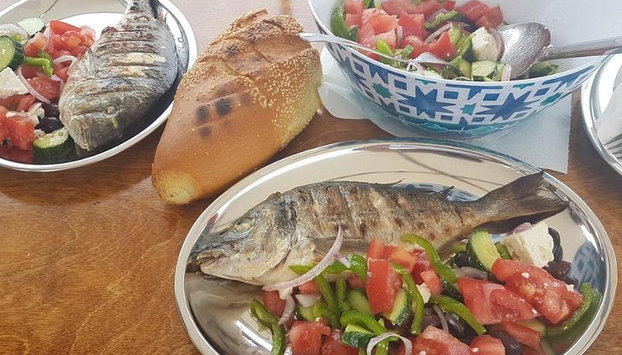 Paseo en barco de pesca con pescador profesional (grupo pequeño) - Foto 5