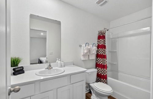 3BR Townhome/Close to Mayo and Beaches! - Photo 9