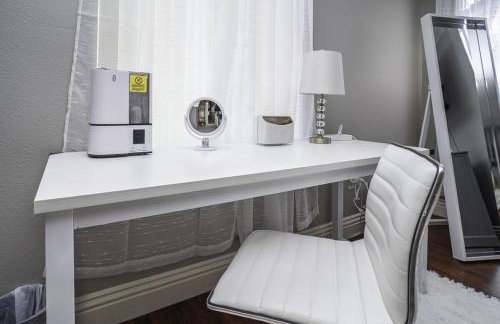 Viva Vegas Cozy 3BR Home Minutes from the Strip - Photo 8