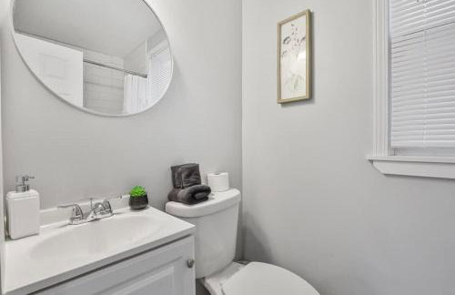 Cozy Chic 4BD 2BA Home in St Charles - Foto 20