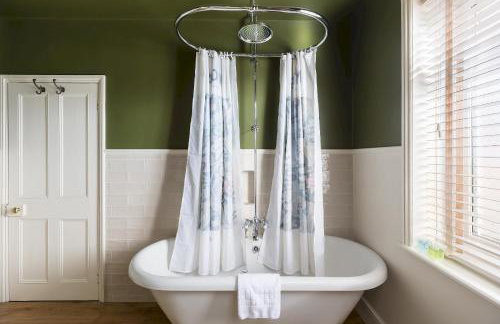 Stunning 2-bed Townhouse in Moreton-in-Marsh - Pass the Keys - Foto 15