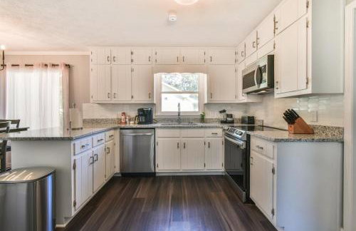 Spacious Home with 3 King Beds, Arcades and 86 inch TV - Foto 22