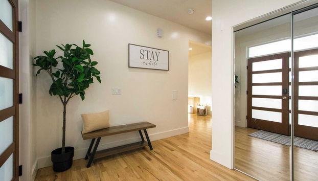 Modern Escape by Avanstay w/ Hot Tub, Fire Pit, Mountain Views, 10min to Town - Foto 5, Interior