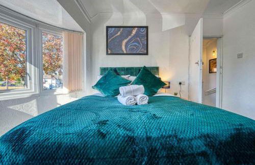 Spacious 3BR Home with Driveway Near NEC & Airport - Foto 12