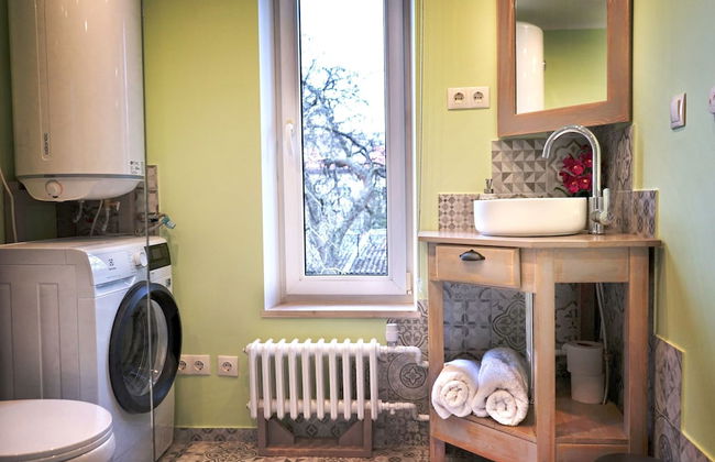 Prime 2Br Apt Next to Train Station - Foto 12