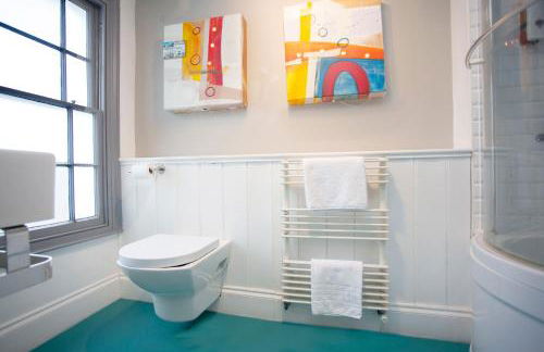 Stag & Hen Retreat - Walk to Nightlife - Sleeps 16 - Foto 15