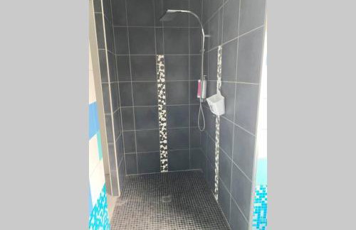 Appartement en entrée de ville avec balneo - Foto 15