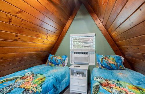 Pet Friendly A Frame w/ Private Dock & Great Lake Views - Foto 25