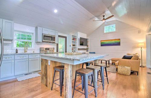 Stylish Mountain Home Near Ski, Golf and Manchester! - Foto 9