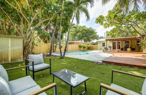 Tranquil Poolside Bliss Pergola Deck Turf Yard - Foto 30