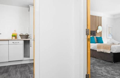 Three Bed House - Parking - Garden - Fast Wi-Fi 19LL - Foto 36