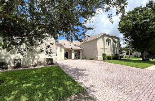 Luxurious Getaway Pool Hot Tub Theater Gym Outdoor Kitchen BBQ 2 Miles to Disney - Foto 15