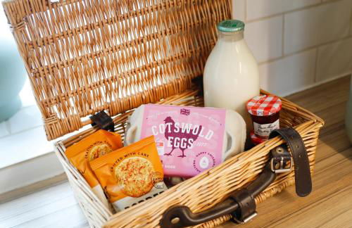 Romantic Cotswold Cottage- dog friendly and village location - Photo 21