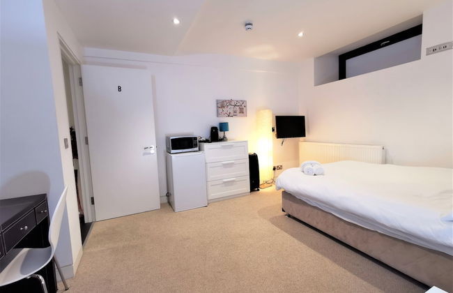 Spacious Double Room with en-suite - 2b - Photo 4
