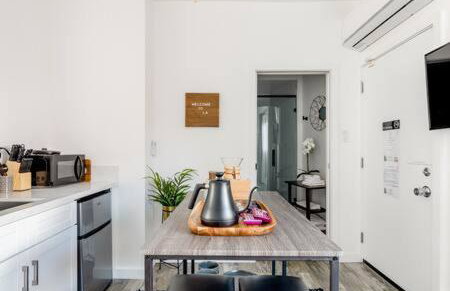 Vibe on the Patio at a Modern Luxury Studio near LAX Beach - Foto 5