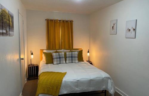 Downtown Yellow Room at Villages on Aurora - Foto 3