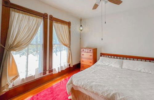 Cozy Victorian Apartment Downtown Sleeps 5 - Foto 15