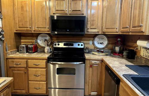 Spacious Camping Cabin Perfect for Families in the Blue Ridge Mountains of Georgia - Foto 13