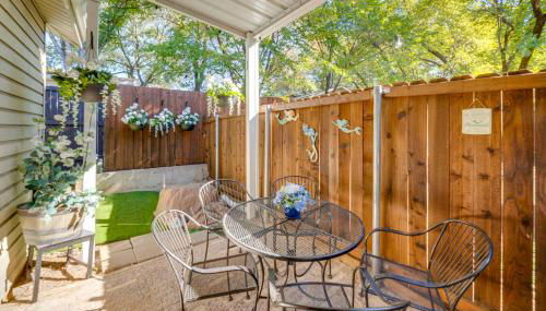 Pet-Friendly Getaway with Projector in Lake Dallas! - Foto 4