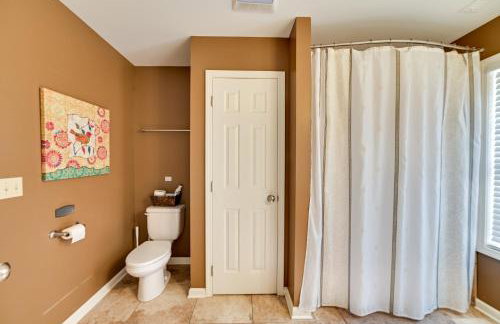 Lakefront Gilbertville Haven with Private Boat Dock! - Foto 15