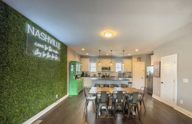 East Farmhouse - Photo 15