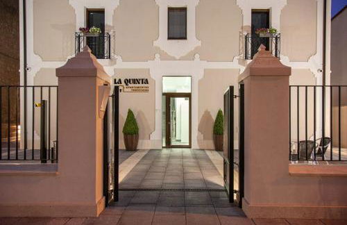 Apartamentos La Quinta - Photo 38