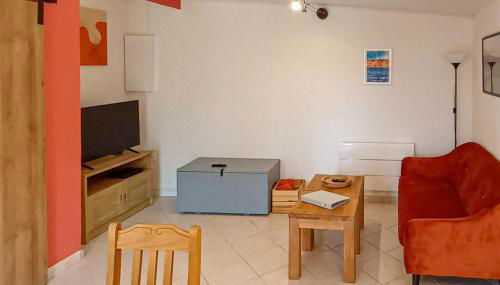 Cozy Home In Besse Sur Issole With Swimming Pool - Foto 3