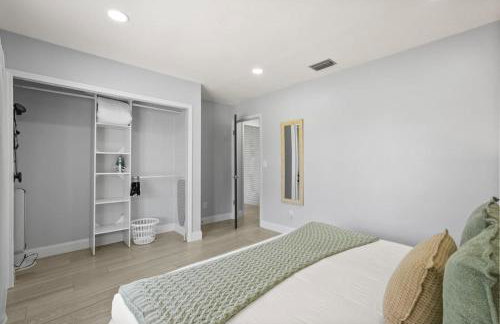 Modern Escape Near Lake Eola and Downtown Orlando - Foto 8