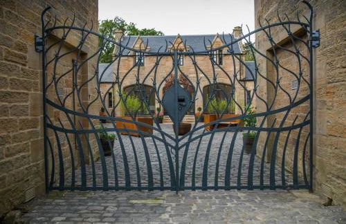 Stunning Edinburgh 1820s stables converted house - Foto 11