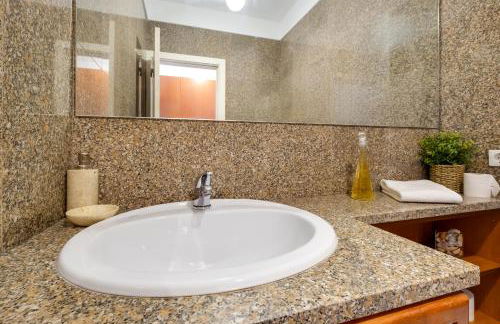 Skyview 2BR with Balcony and Garage - Foto 14