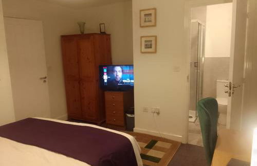 4 Bedroom Executive detached house, sleep 10, Garden, Ideal for Contractors, family and group, by home away at Ideal home & cottage - Foto 37