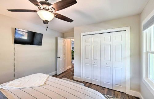 Townville Lake House with Private Dock, Kayaks! - Foto 15