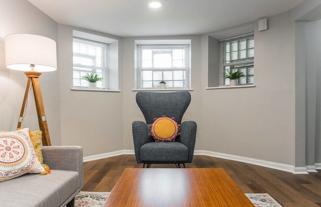 Mid Century Gem Comfort, Close to Train 3bd - Foto 23