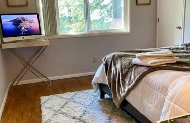 Forest Gallery- Mid-Century Modern With City Views - Photo 23