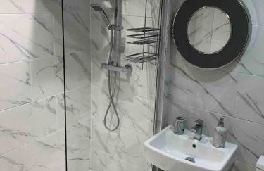 2 Bedroom City Centre Georgian Quarter Apartment - Foto 17